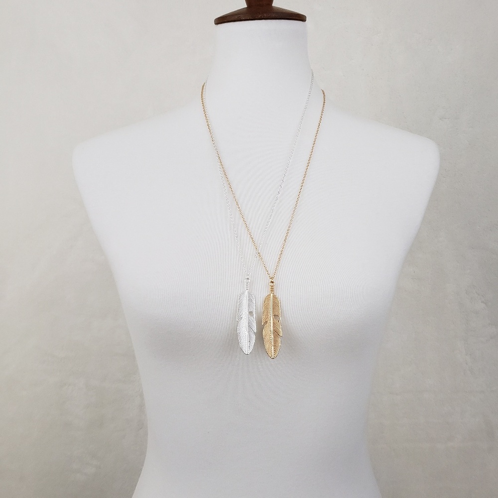 Long Feather Necklace - Picture 2 of 3
